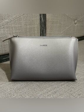 LA MER Ombré Silver Cosmetic Case